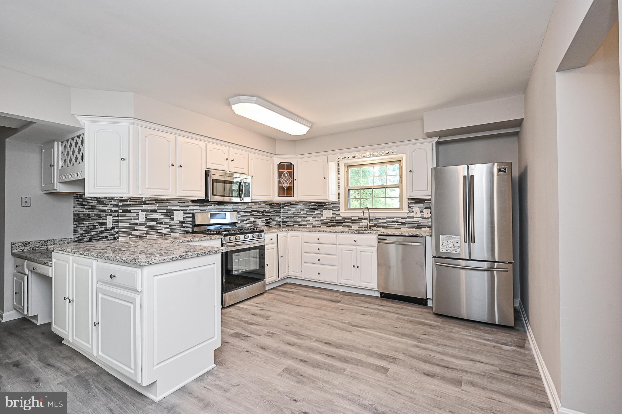 114 West Church Road Sterling, VA 20164 - Photo 16 of 31 Kitchen 2