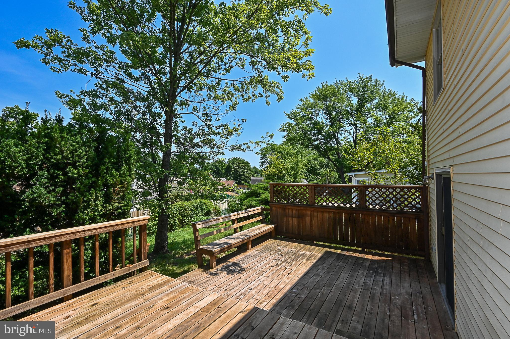 114 West Church Road Sterling, VA 20164 - Photo 4 of 31 Back deck waiting for a gathering of friends!
