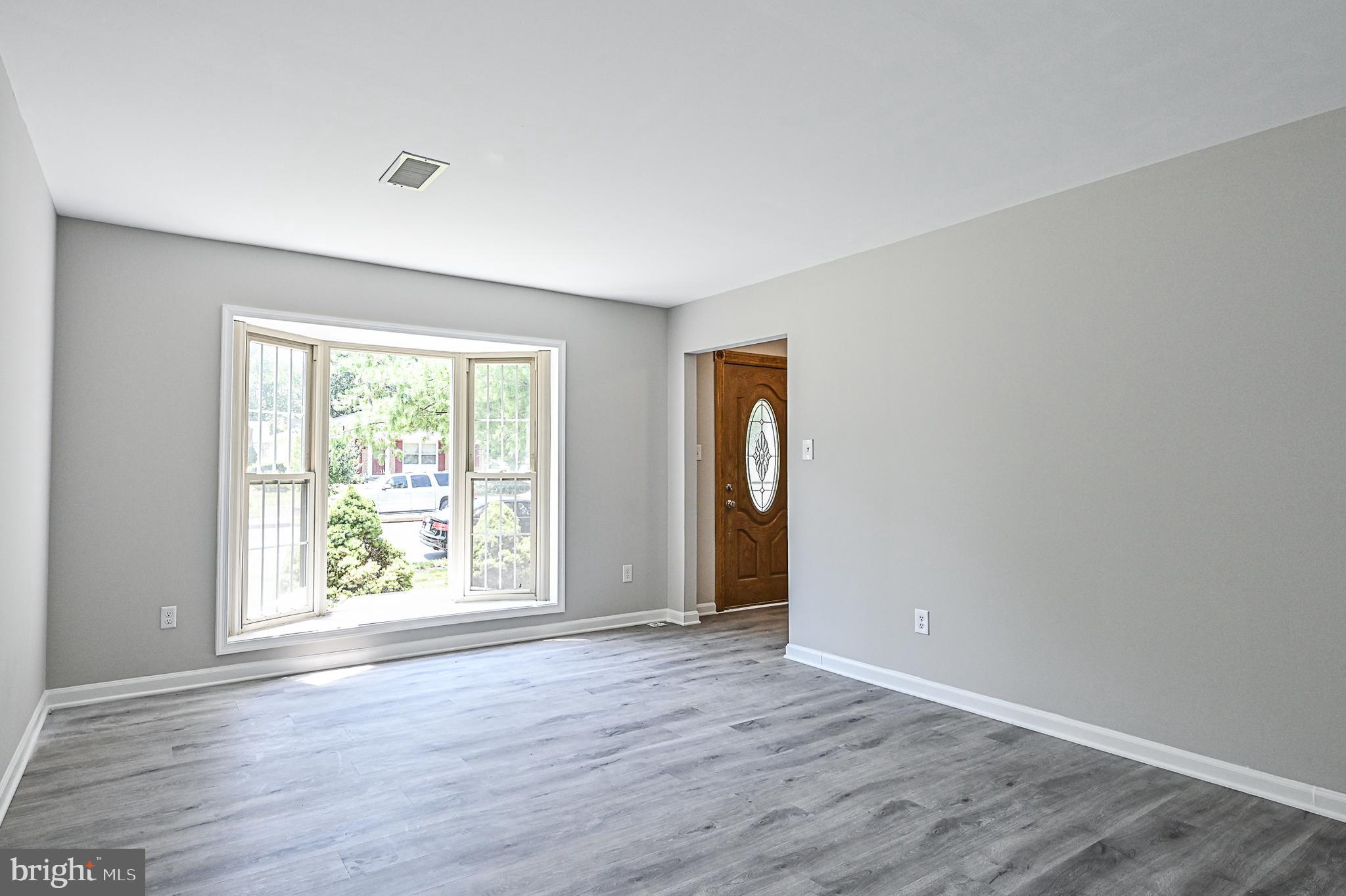 114 West Church Road Sterling, VA 20164 - Photo 9 of 31 Living room 3