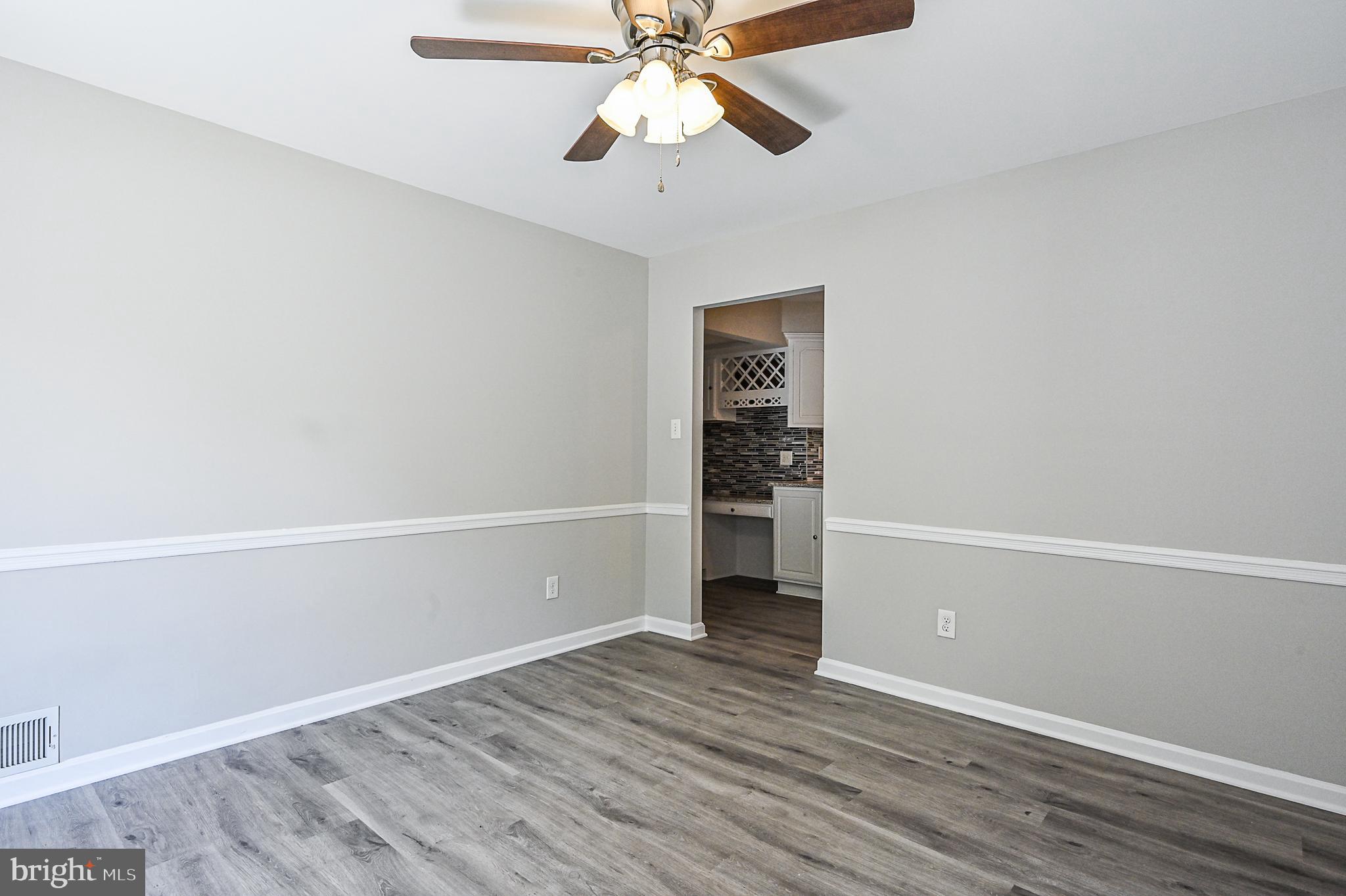 114 West Church Road Sterling, VA 20164 - Photo 10 of 31 Dining room 1