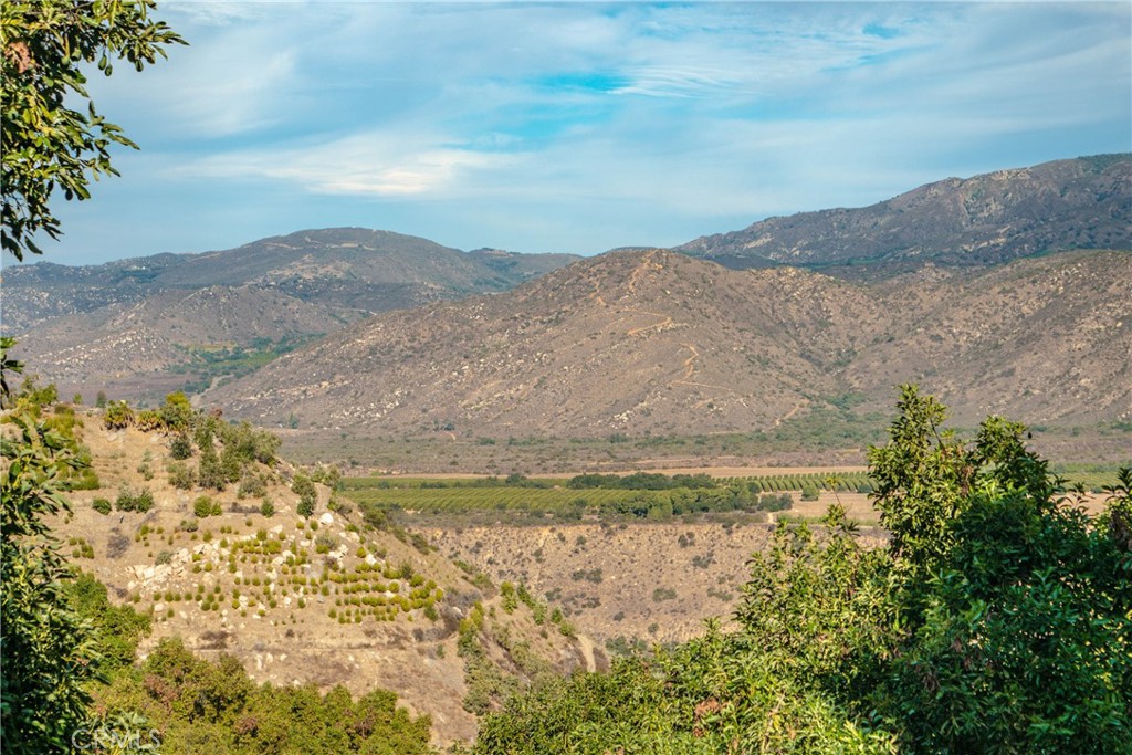 48 Pauma Ridge Road Valley Center, CA 92082 - Photo 5 of 13