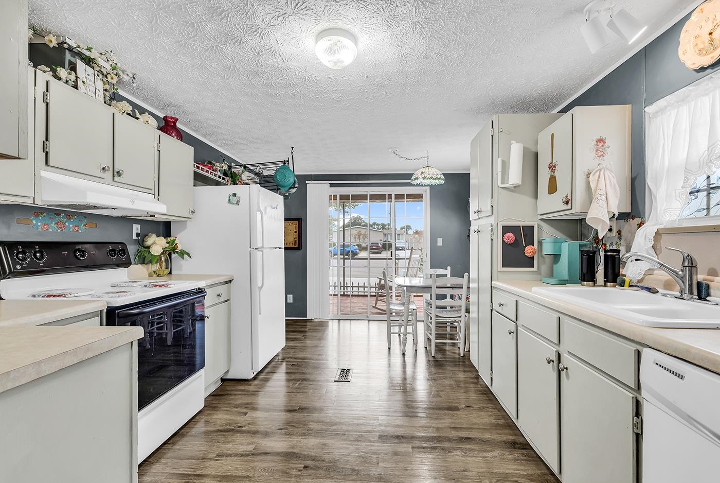 738 Oliver Drive Murrells Inlet, SC 29576 - Photo 10 of 27