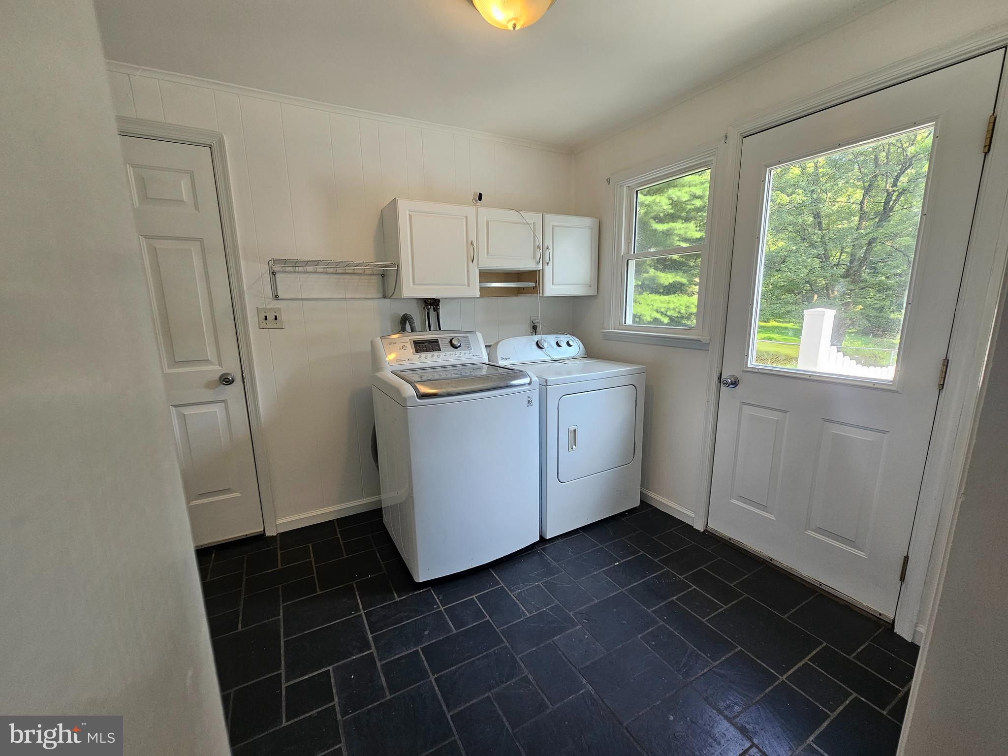 640 West Boot Road West Chester, PA 19380 - Photo 25 of 45 1st floor laundry & mud room