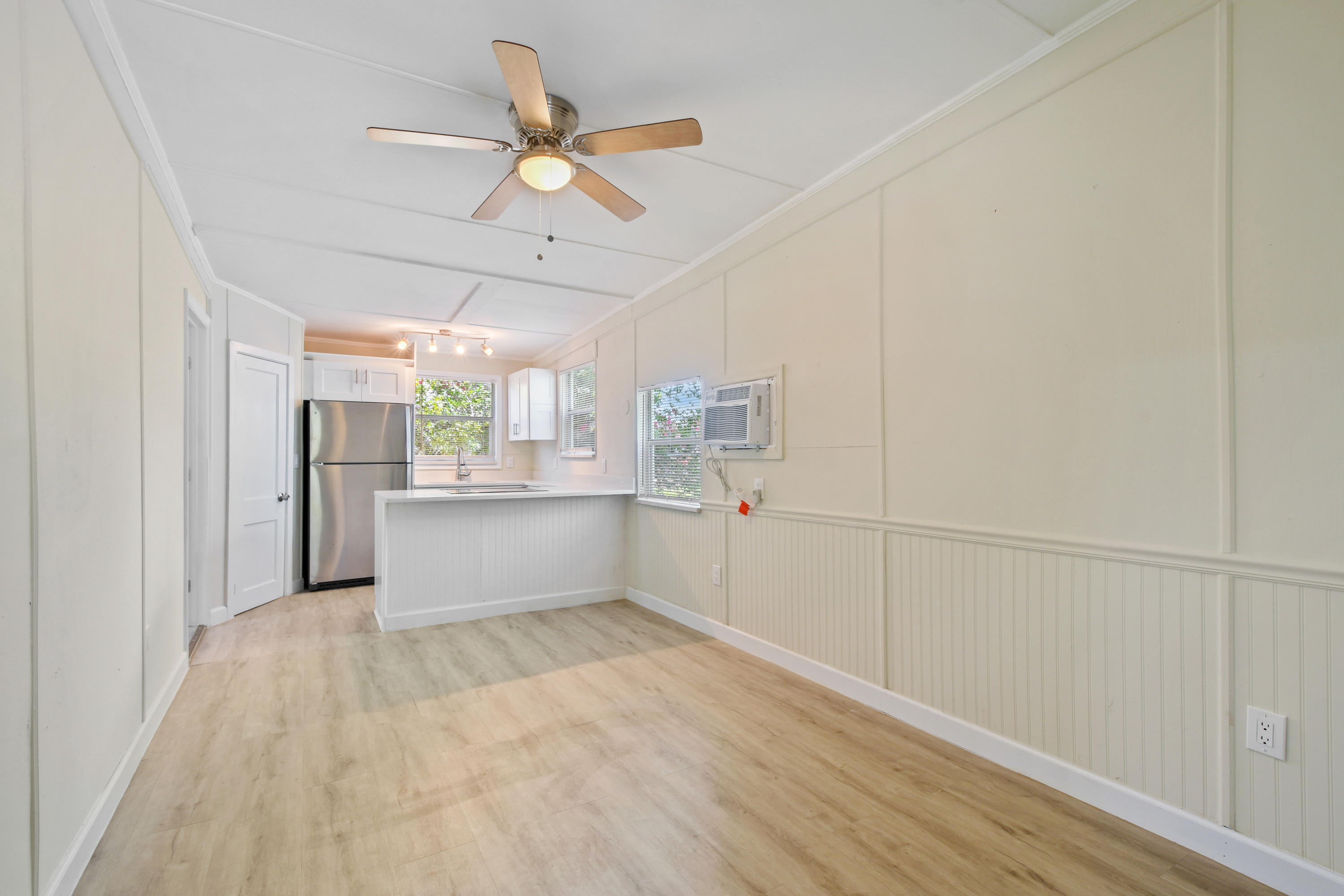 627 Bunker Road West Palm Beach, FL 33405 - Photo 5 of 15 Pic-4