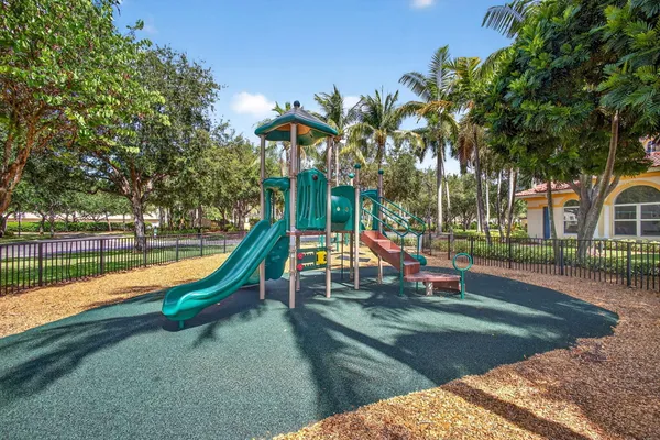 $420,000 | 3092 North Evergreen Circle, Unit 3092, Boynton Beach, FL 33426