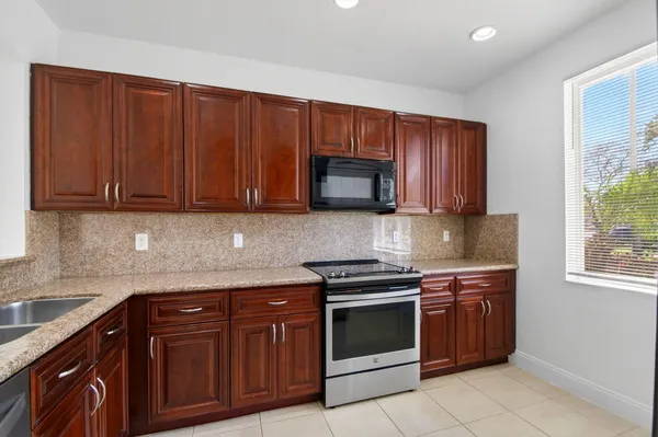 $420,000 | 3092 North Evergreen Circle, Unit 3092, Boynton Beach, FL 33426
