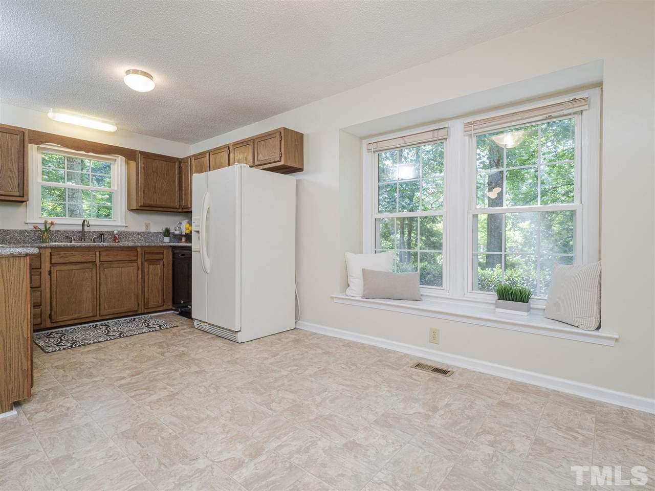 4408 Surry Ridge Circle Apex, NC 27539 - Photo 8 of 23 Gallery Image 8