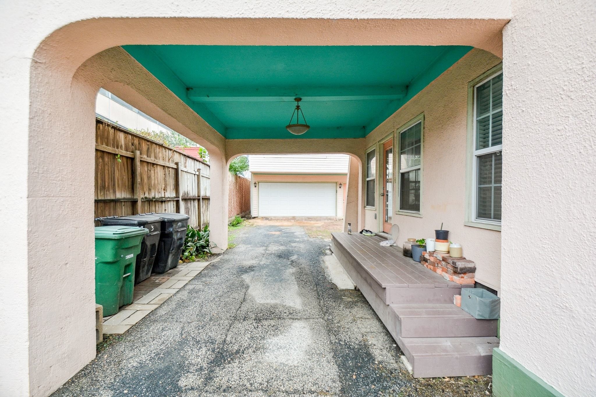 2612 Crocker Street, Unit B Houston, TX 77006 - Photo 19 of 19 Driveway also has a covered section!