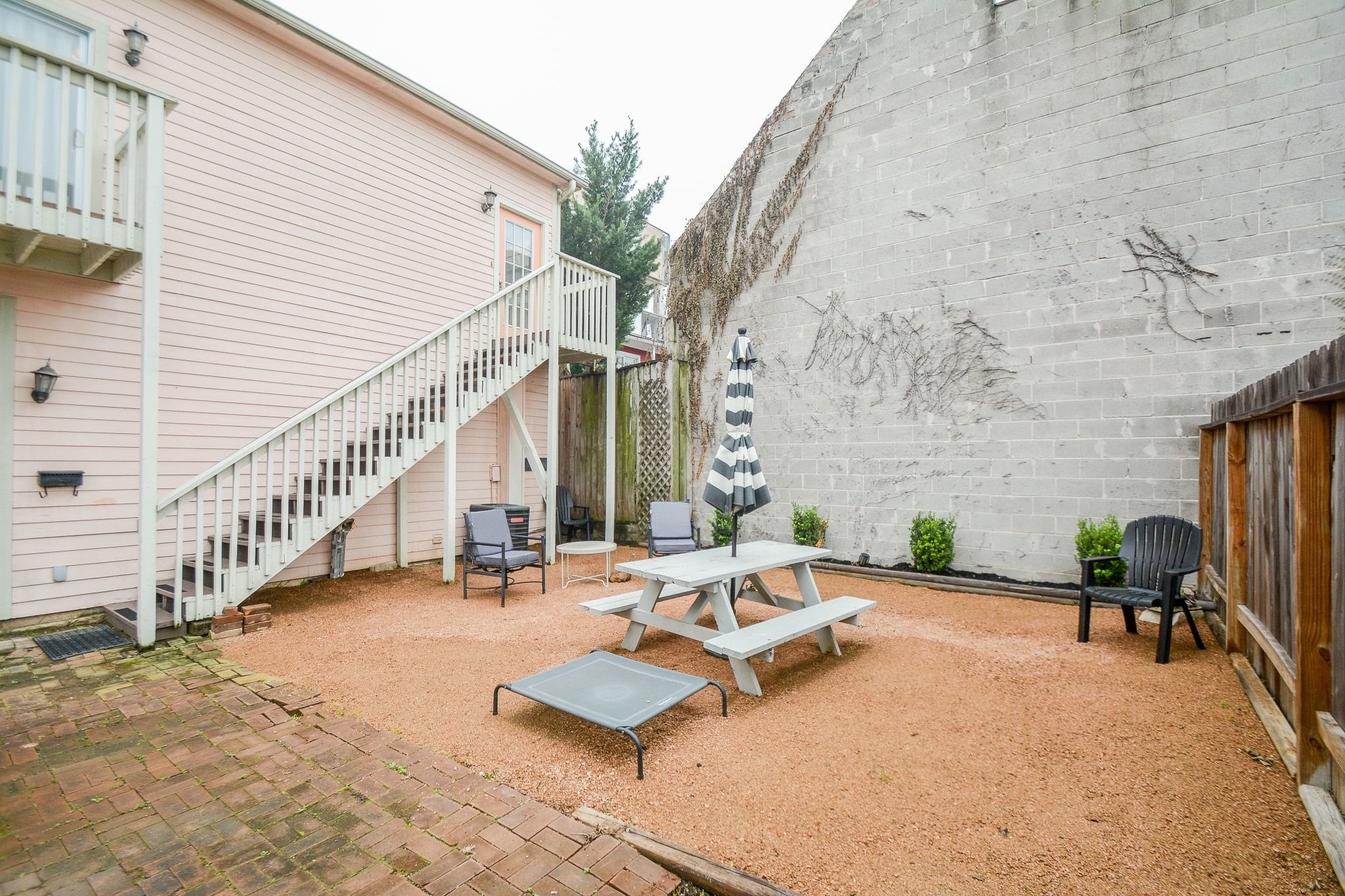 2612 Crocker Street, Unit B Houston, TX 77006 - Photo 8 of 19 You can enjoy some fresh air while still being behind the gate