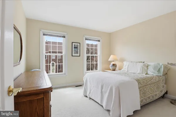 $975,000 | 9566 Lagersfield Circle, Vienna, VA 22181