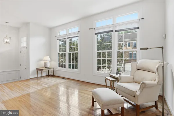 $975,000 | 9566 Lagersfield Circle, Vienna, VA 22181