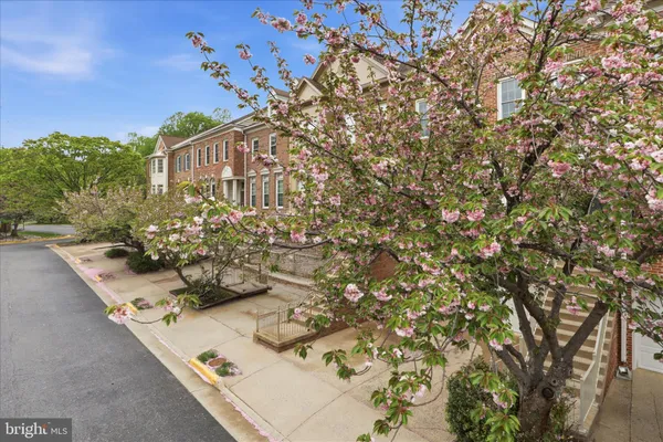 $975,000 | 9566 Lagersfield Circle, Vienna, VA 22181