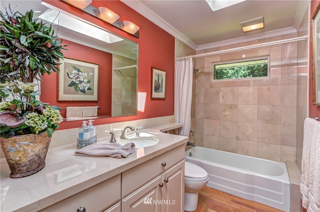 8129 Frederick Place Edmonds, WA 98026 - Photo 12 of 25 Gallery Image 12