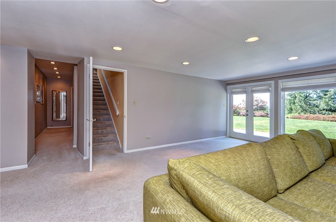 8129 Frederick Place Edmonds, WA 98026 - Photo 13 of 25 Gallery Image 13