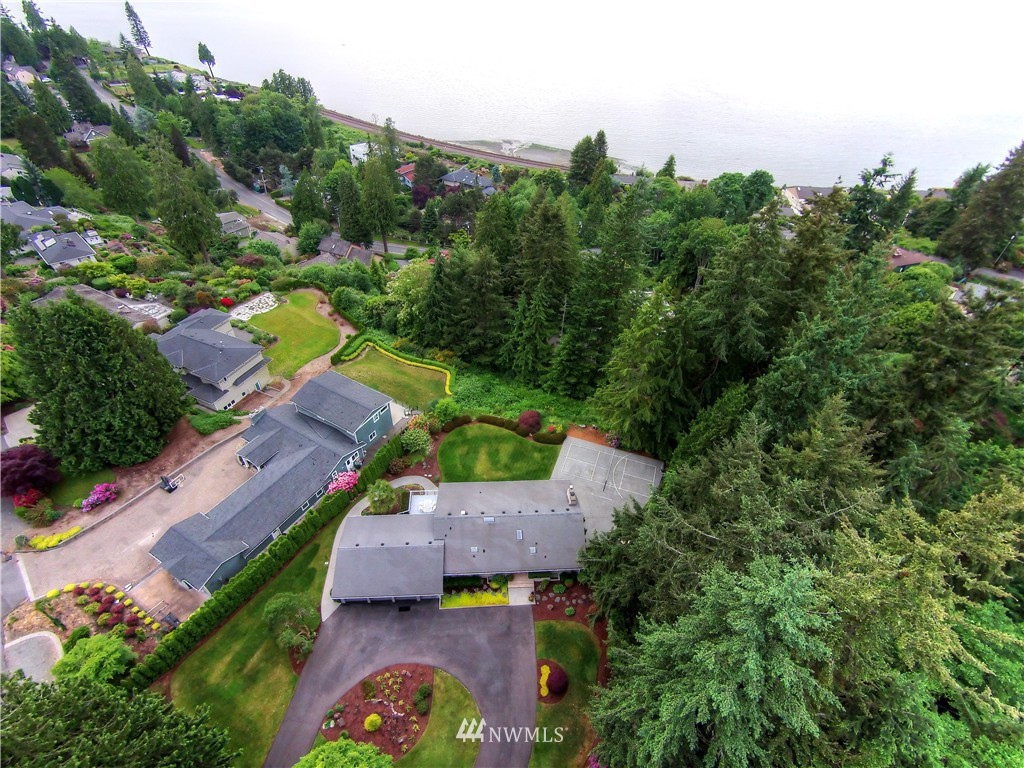 8129 Frederick Place Edmonds, WA 98026 - Photo 24 of 25 Gallery Image 24