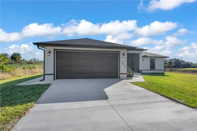 $465,000 | 7979 16th Place, LaBelle, FL 33935