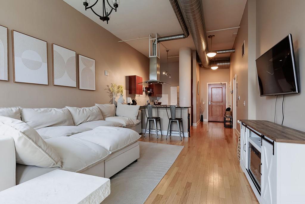 3820 Roswell Road, Unit 205 Atlanta, GA 30342 - Photo 3 of 27