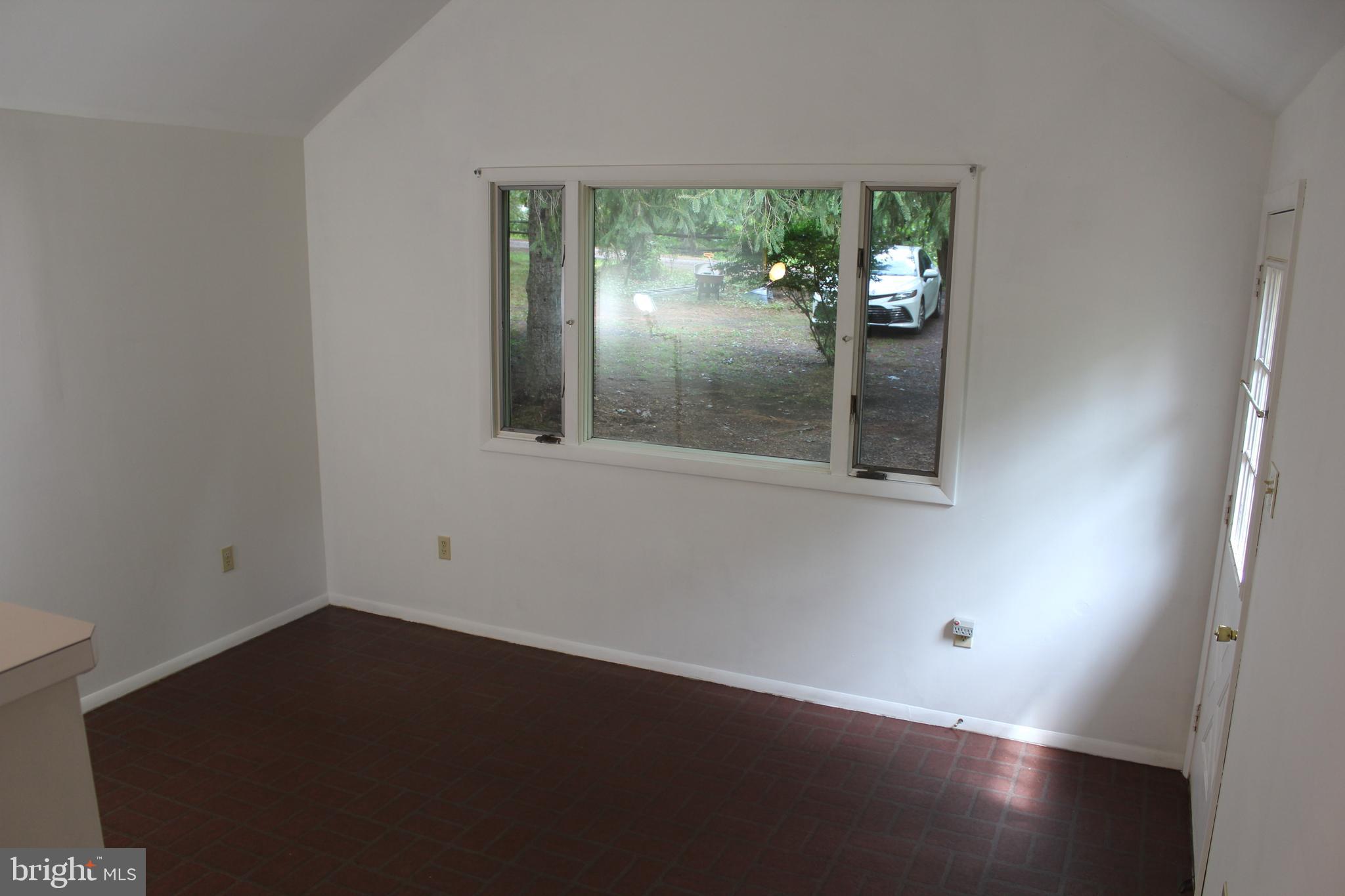 1068 Magazine Road Green Lane, PA 18054 - Photo 32 of 70 LIVING ROOM