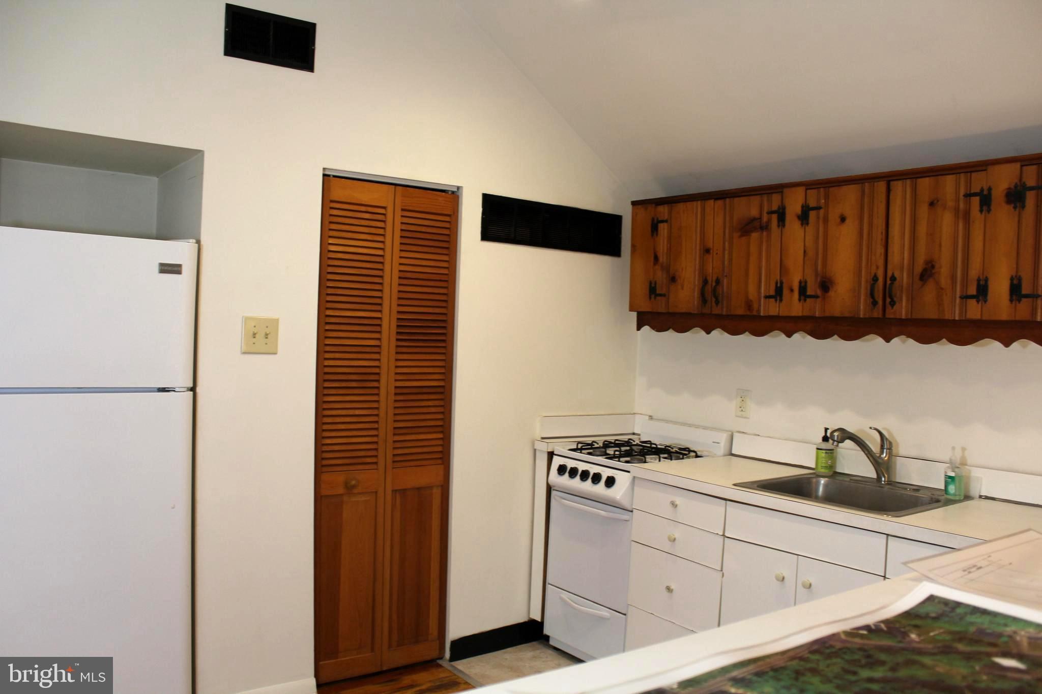 1068 Magazine Road Green Lane, PA 18054 - Photo 38 of 70 KITCHEN