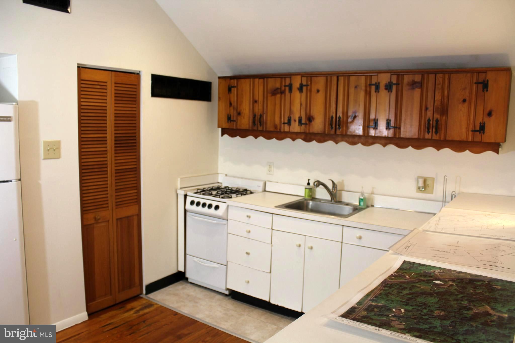 1068 Magazine Road Green Lane, PA 18054 - Photo 39 of 70 KITCHEN
