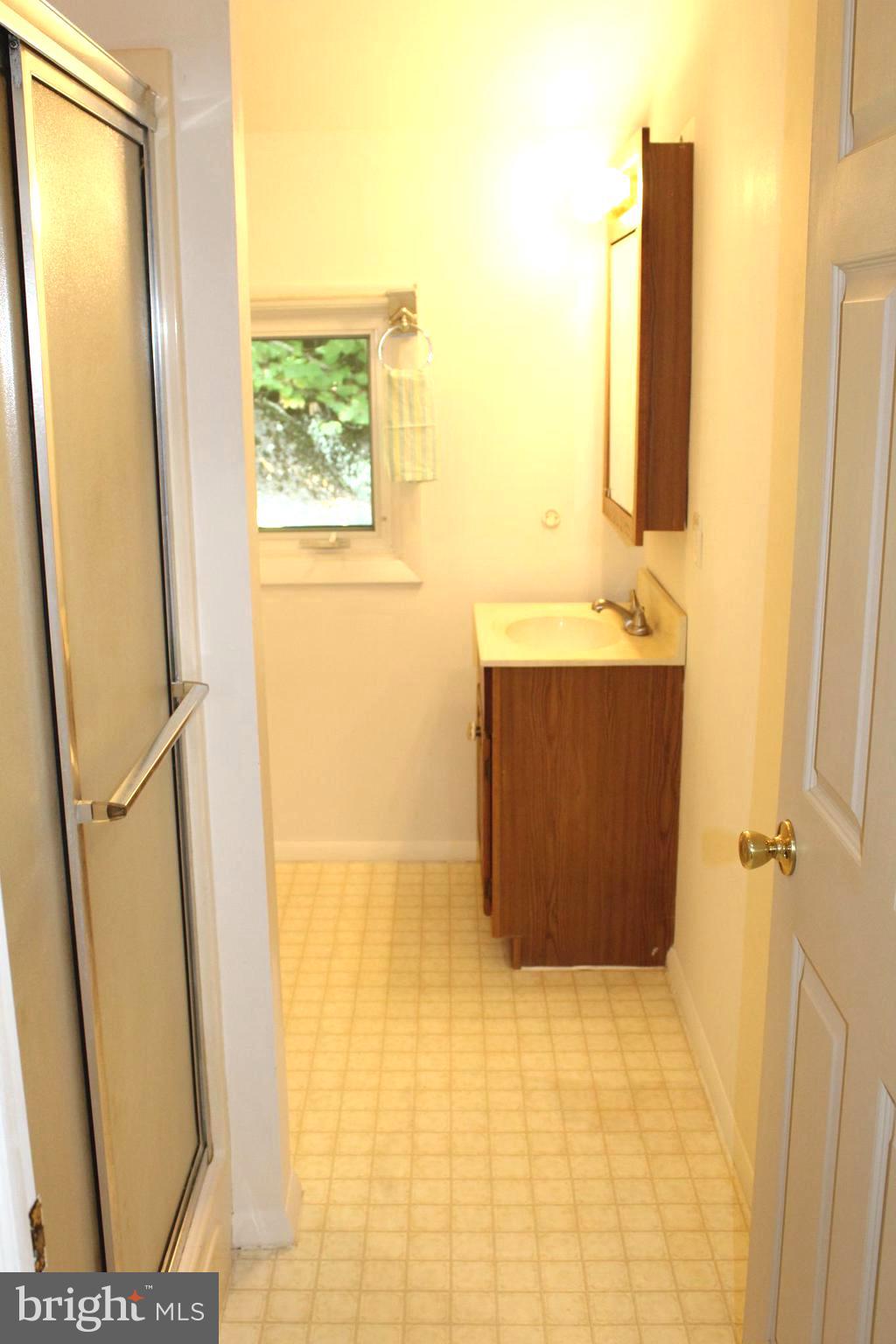 1068 Magazine Road Green Lane, PA 18054 - Photo 58 of 70 BATHROOM