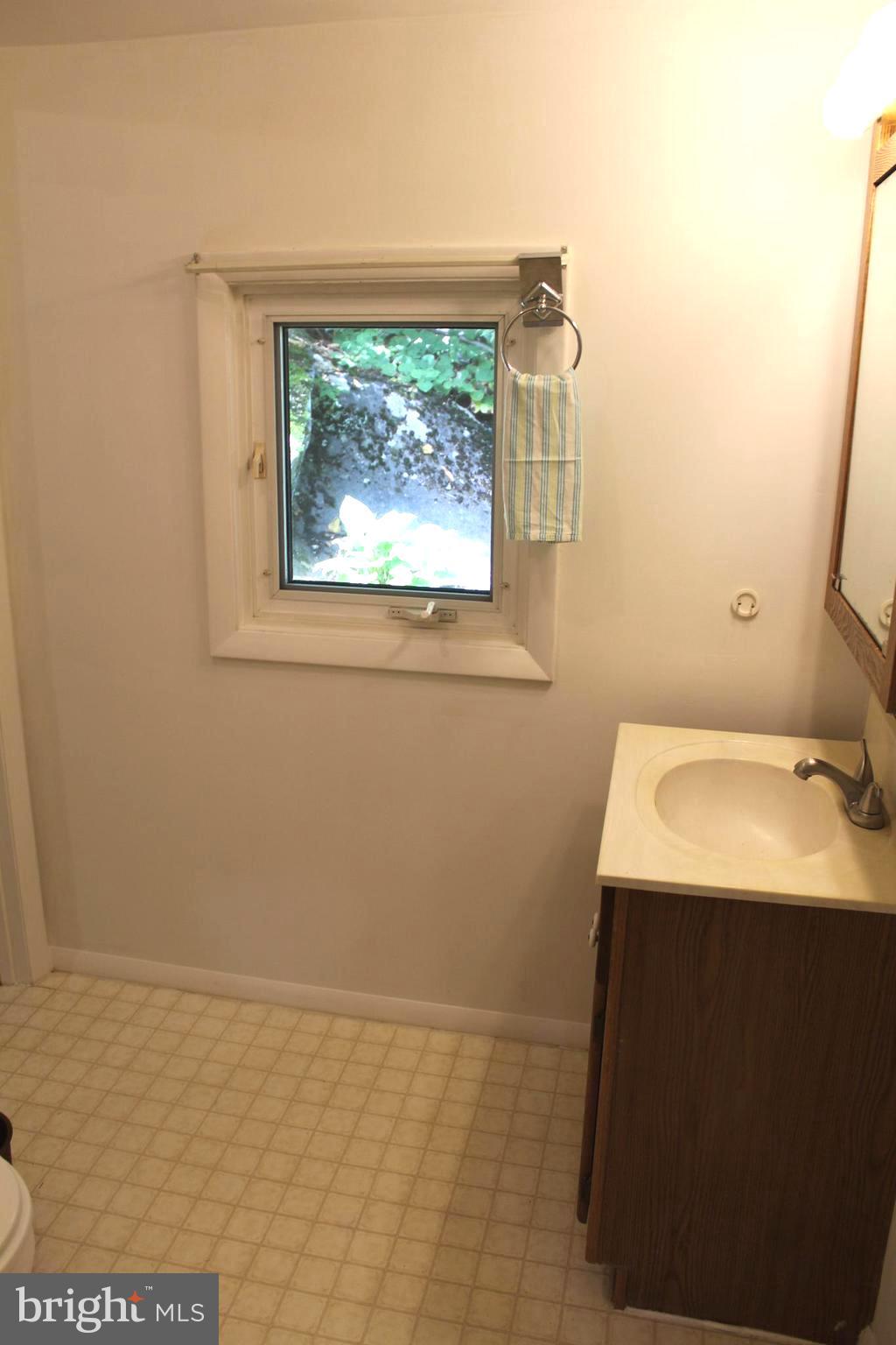 1068 Magazine Road Green Lane, PA 18054 - Photo 60 of 70 BATHROOM