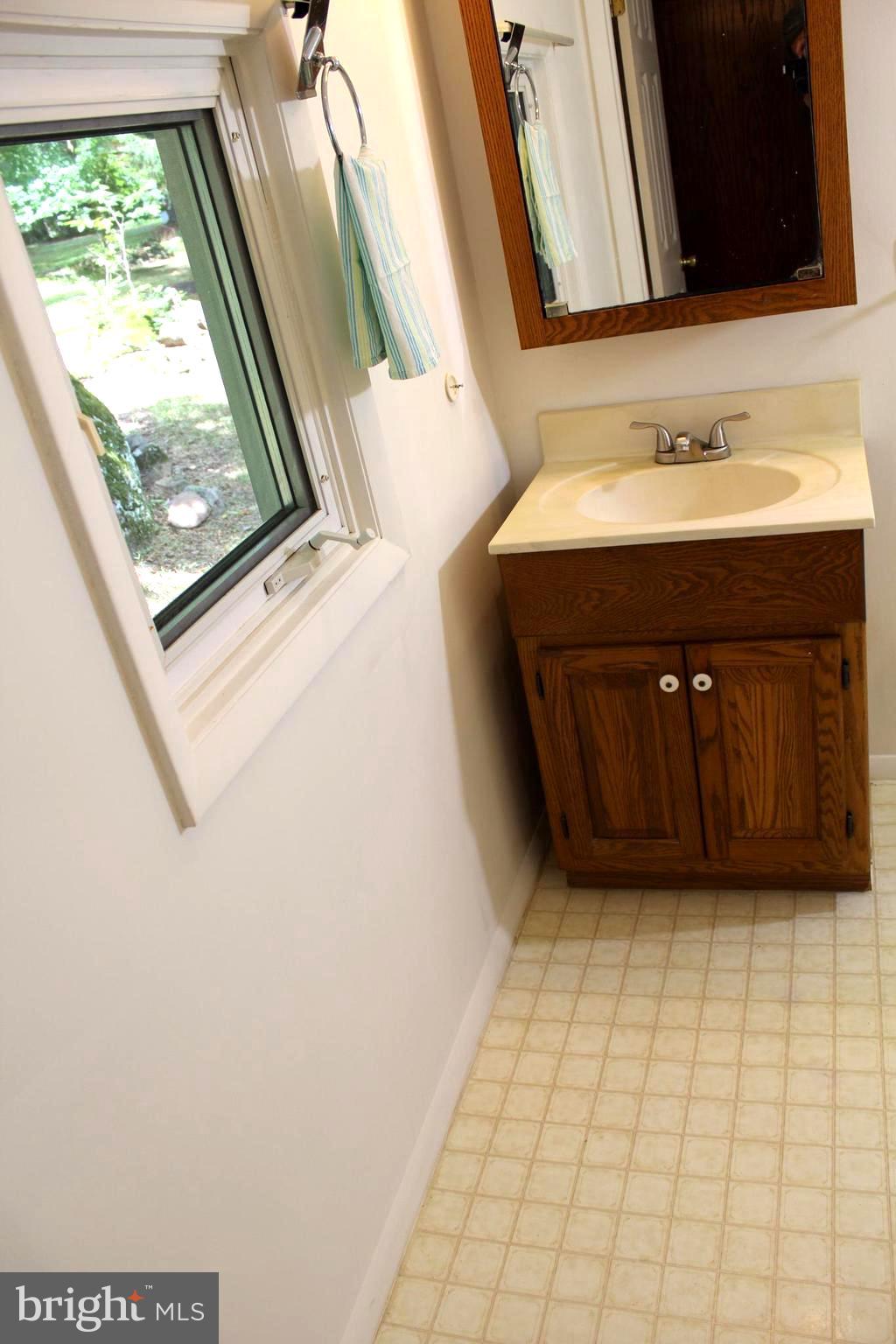 1068 Magazine Road Green Lane, PA 18054 - Photo 64 of 70 BATHROOM