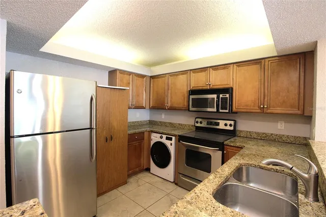 $1,500 | 2700 Coconut Bay Lane, Unit 1L, Sarasota, FL 34237