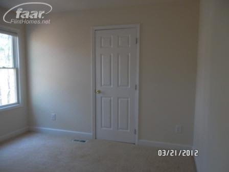 5664 Cullen Road Fenton, MI 48430 - Photo 21 of 23 20261317-20.JPG