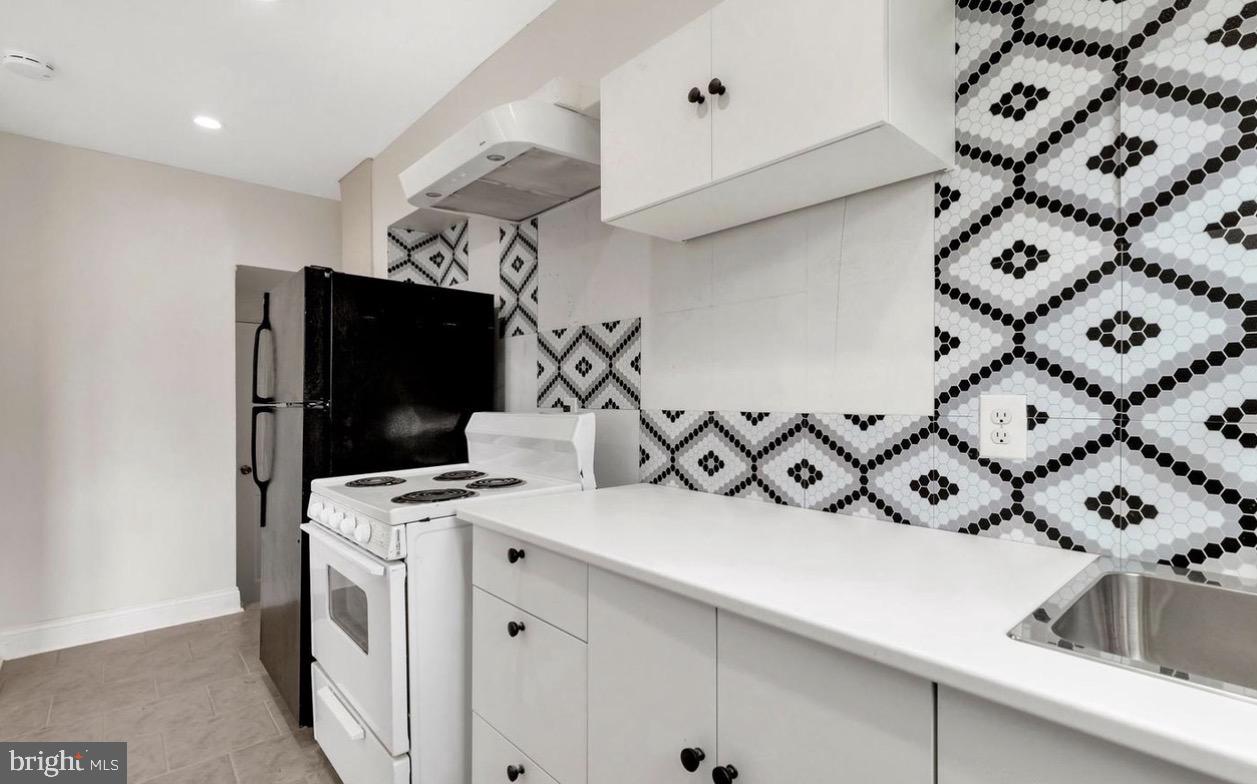 7026 Clinton Road Upper Darby, PA 19082 - Photo 3 of 8