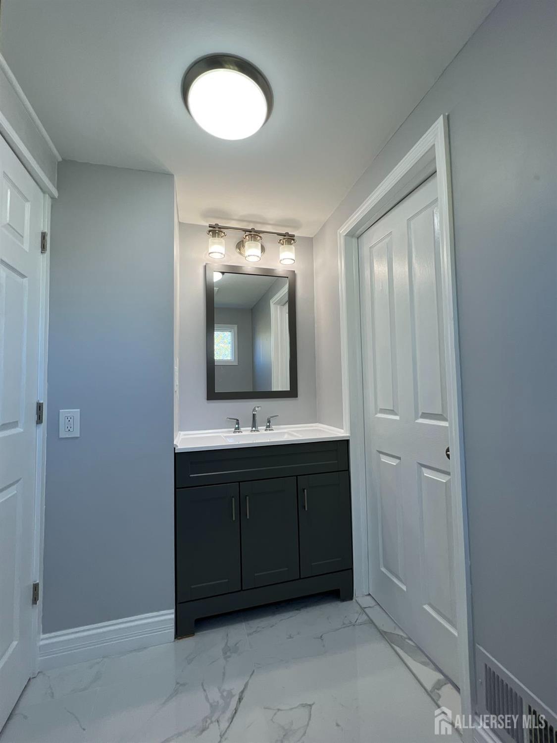 23 Morgan Drive Edison, NJ 08817 - Photo 12 of 17