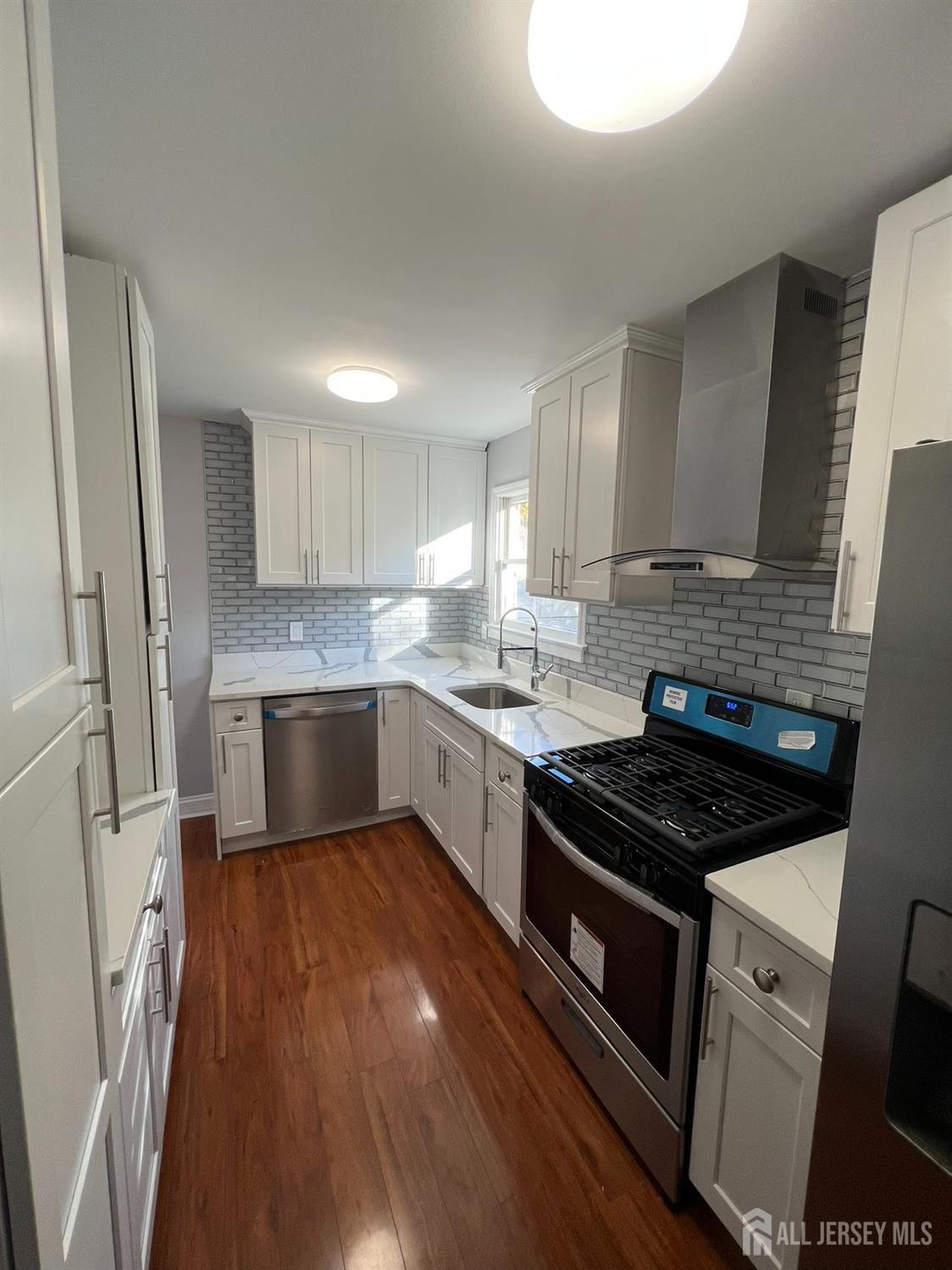 23 Morgan Drive Edison, NJ 08817 - Photo 4 of 17