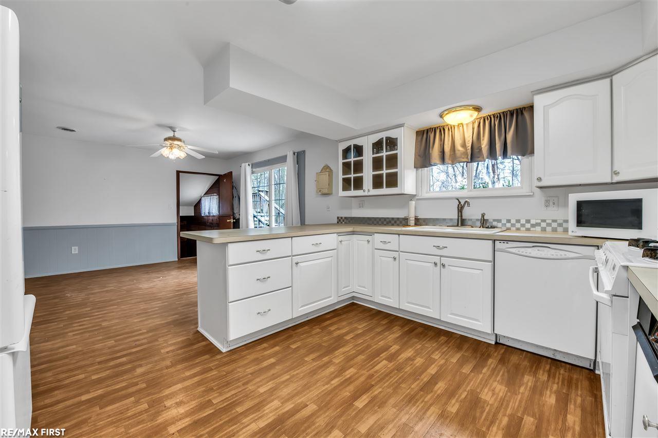 47969 Shelby Road Utica, MI 48317 - Photo 5 of 30 50078519-4.JPG