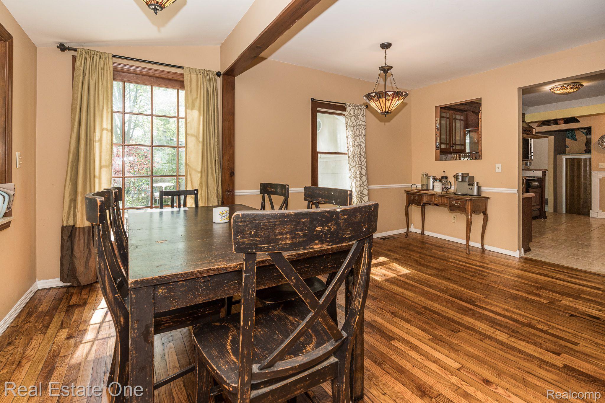 2466 Frankson Avenue Rochester, MI 48307 - Photo 22 of 48 Dining Room
