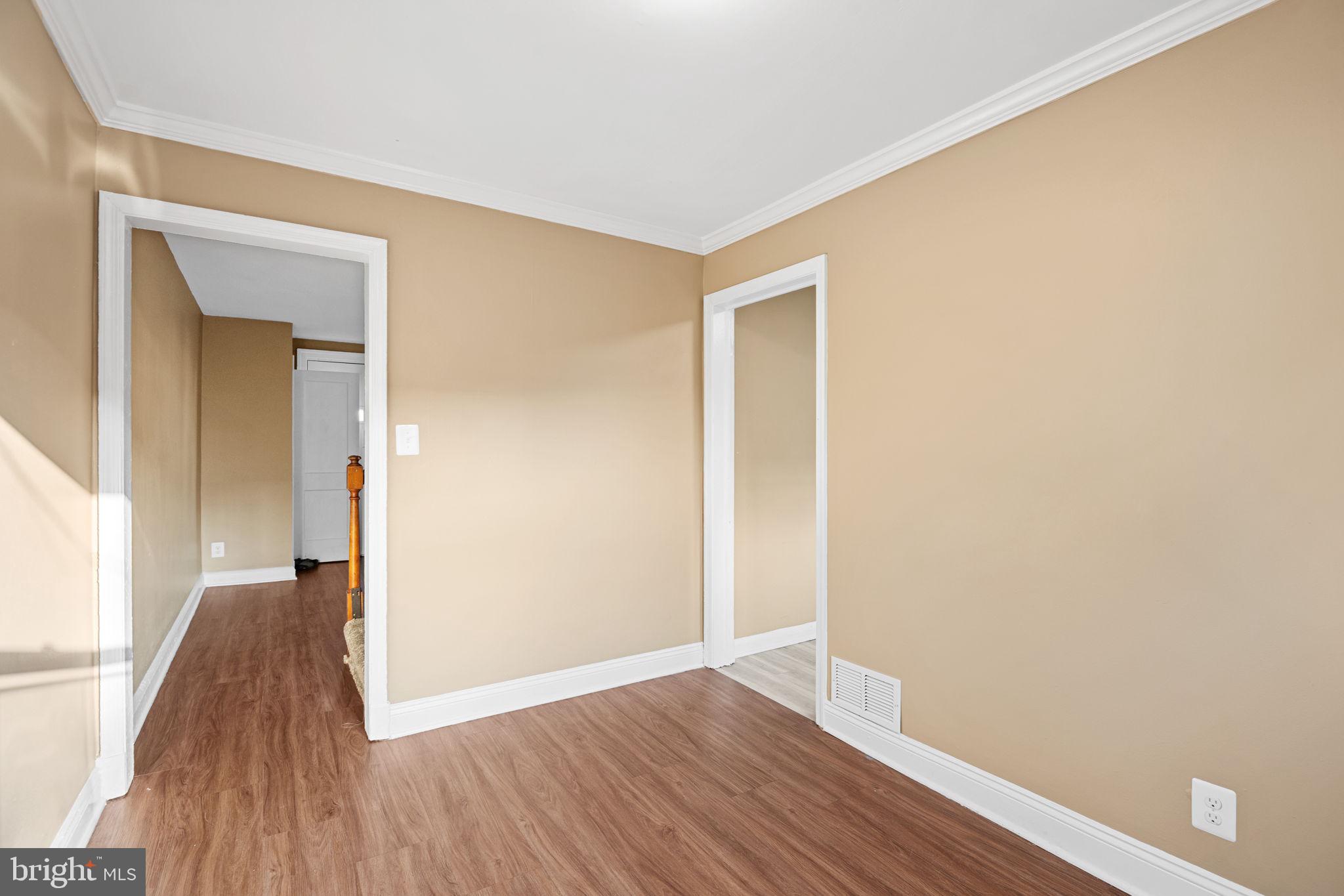 708 South Woodington Road Baltimore, MD 21229 - Photo 9 of 29 Gallery Image 9