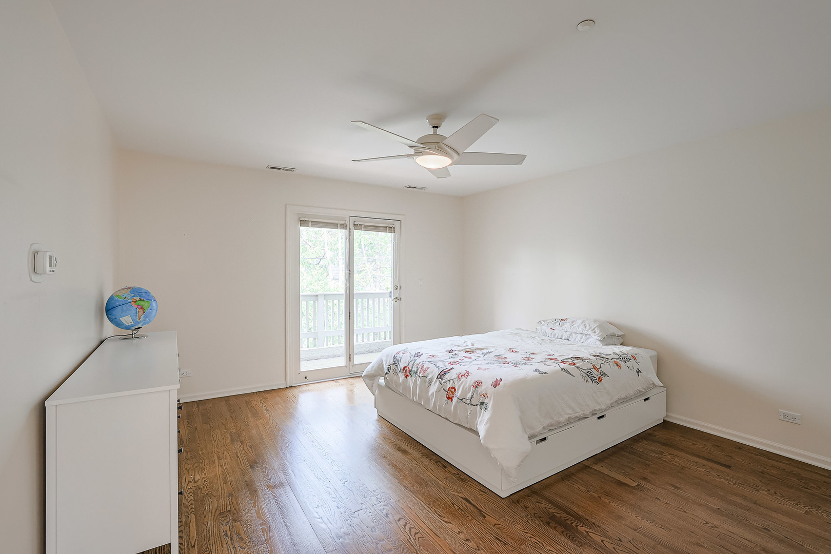 16 Ridge Road Highland Park, IL 60035 - Photo 29 of 41 a bedroom with a bed and a window