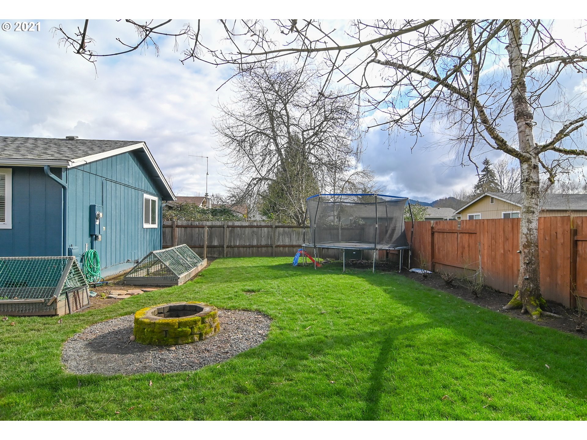 4867 C Street Springfield, OR 97478 - Photo 7 of 32 Gallery Image 7