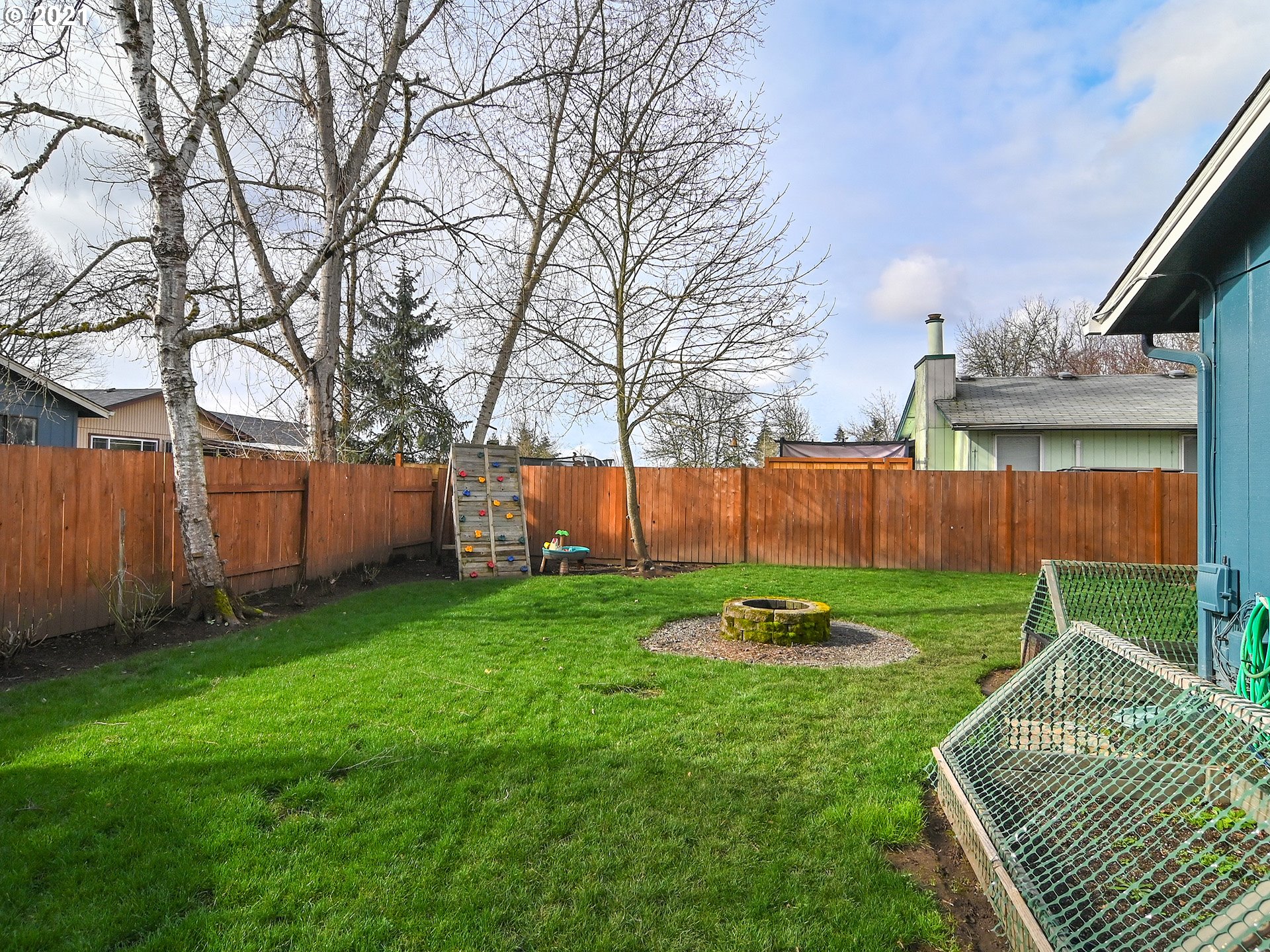 4867 C Street Springfield, OR 97478 - Photo 8 of 32 Gallery Image 8