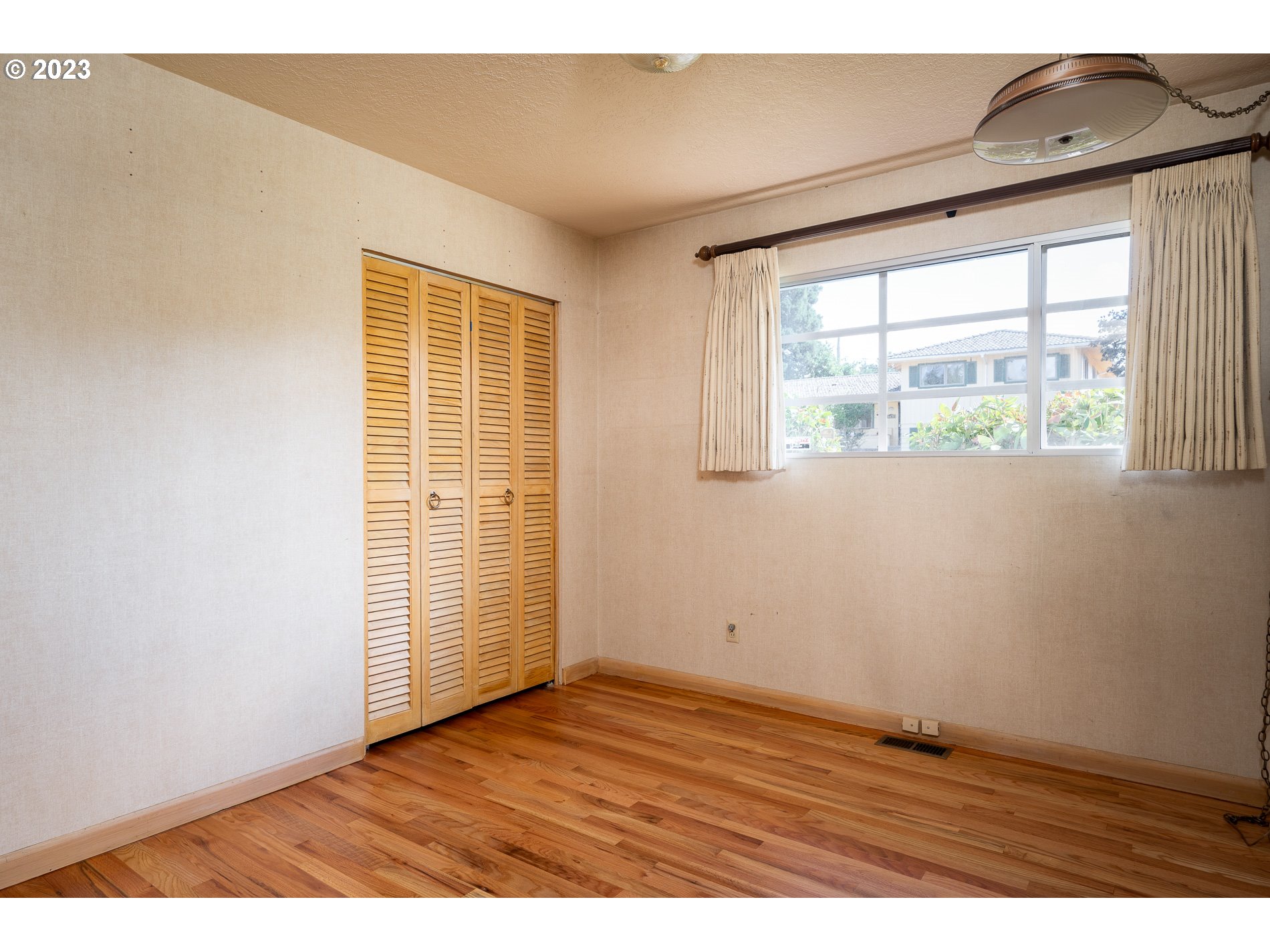 6677 Southwest Bancroft Way Portland, OR 97225 - Photo 23 of 37 Bedroom