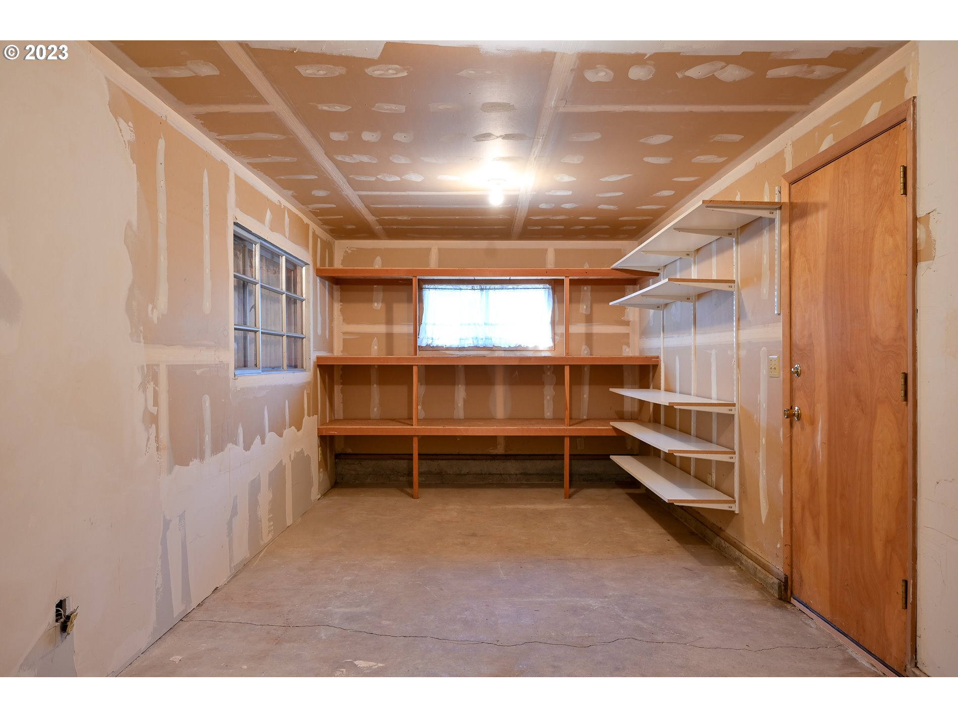 6677 Southwest Bancroft Way Portland, OR 97225 - Photo 31 of 37 Storage