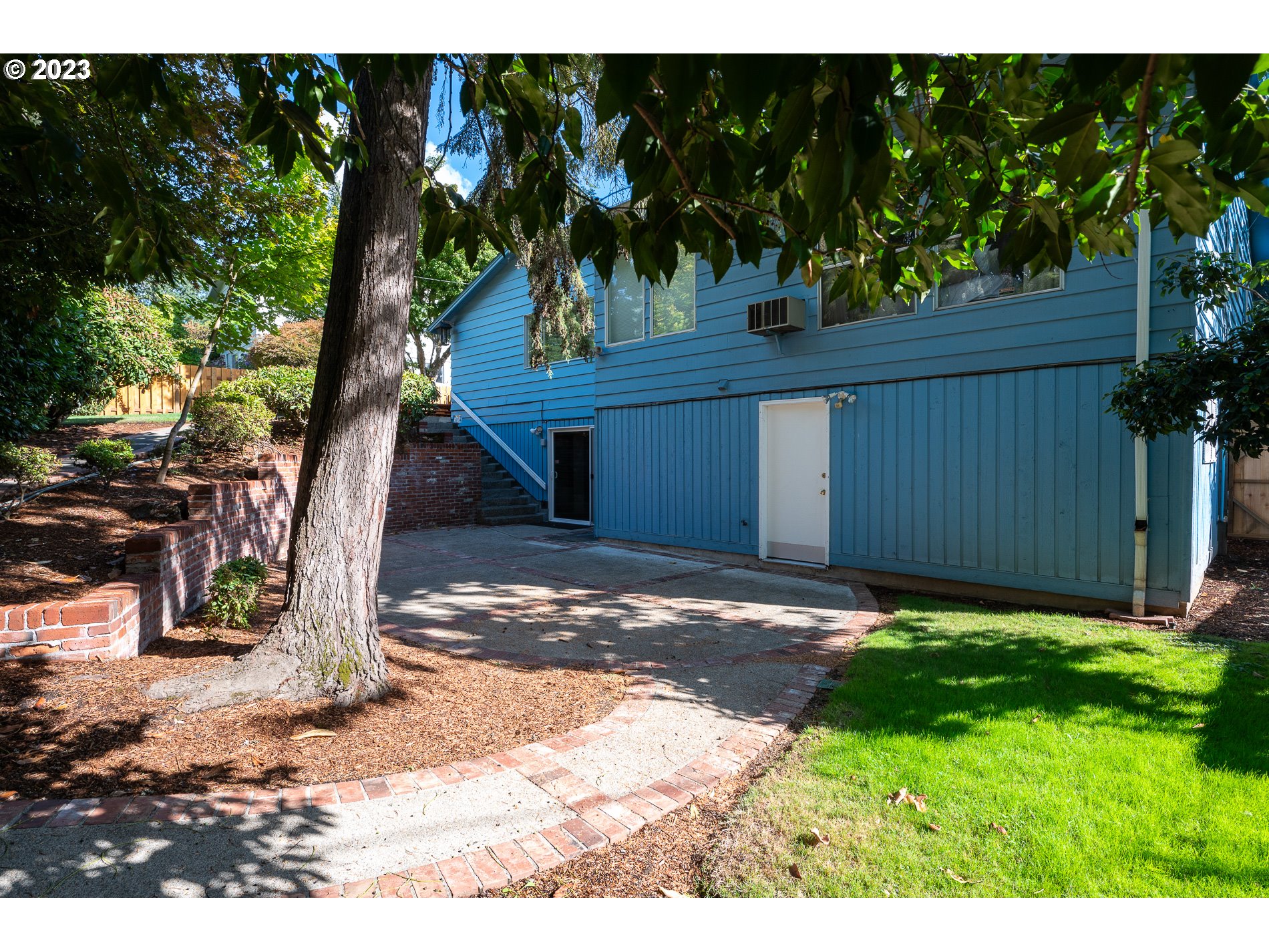 6677 Southwest Bancroft Way Portland, OR 97225 - Photo 35 of 37 Patio
