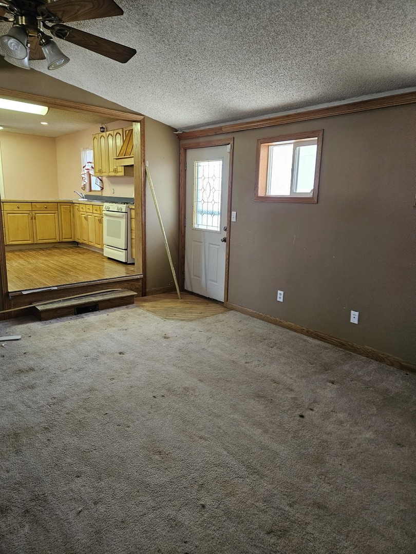 520 West Johnson Street Utica, IL 61373 - Photo 11 of 19