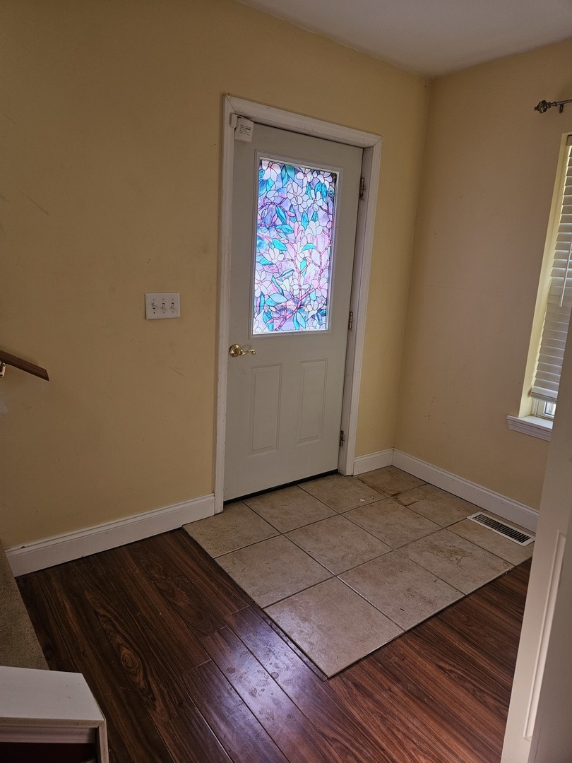 520 West Johnson Street Utica, IL 61373 - Photo 12 of 19