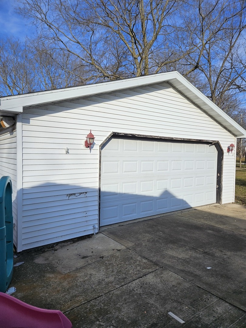 520 West Johnson Street Utica, IL 61373 - Photo 2 of 19