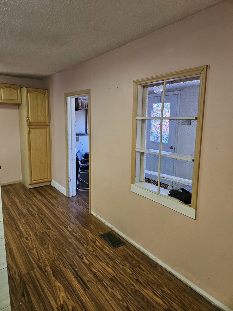 520 West Johnson Street Utica, IL 61373 - Photo 6 of 19