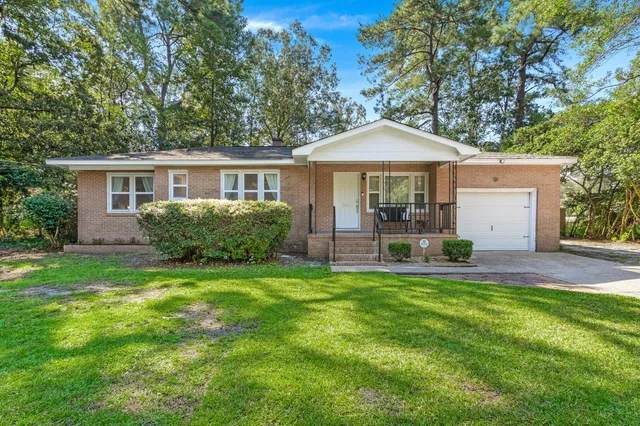 $2,650 | 2611 North Oakridge Circle, North Charleston, SC 29420