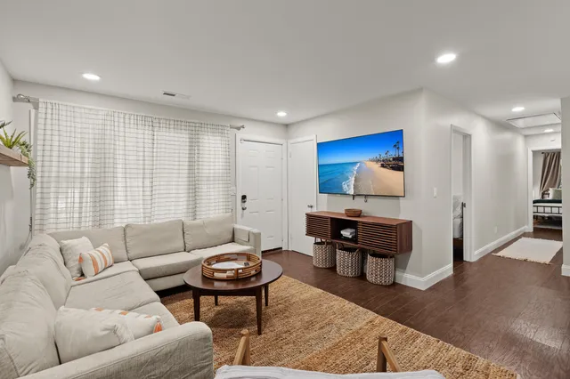 $2,650 | 2611 North Oakridge Circle, North Charleston, SC 29420