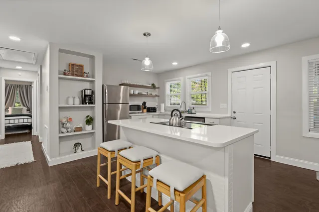 $2,650 | 2611 North Oakridge Circle, North Charleston, SC 29420