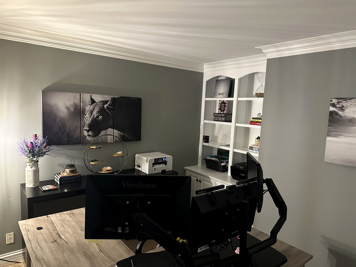 1N539 Turnberry Lane Winfield, IL 60190 - Photo 16 of 41 a living room with furniture