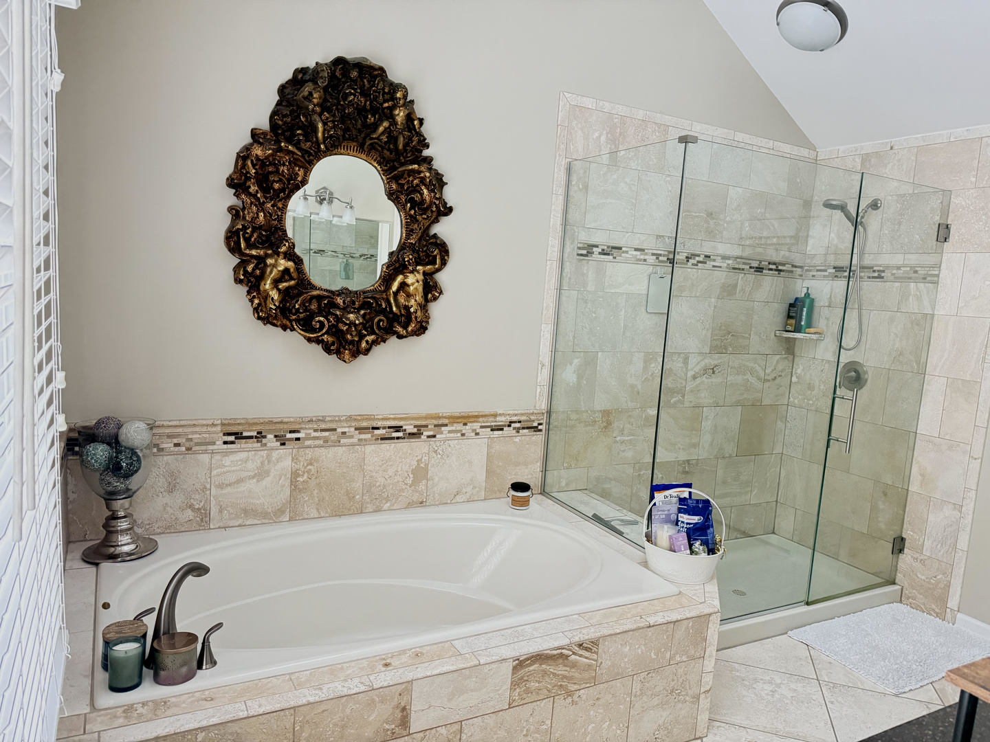 1N539 Turnberry Lane Winfield, IL 60190 - Photo 19 of 41 a bathroom with a shower and a bathtub
